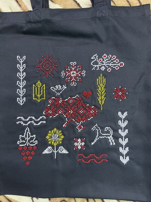 Вишукані шопери вишиті чеським бісером