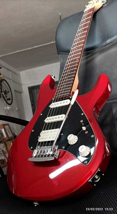 Guitarra Sterling Silhouette by Musicman