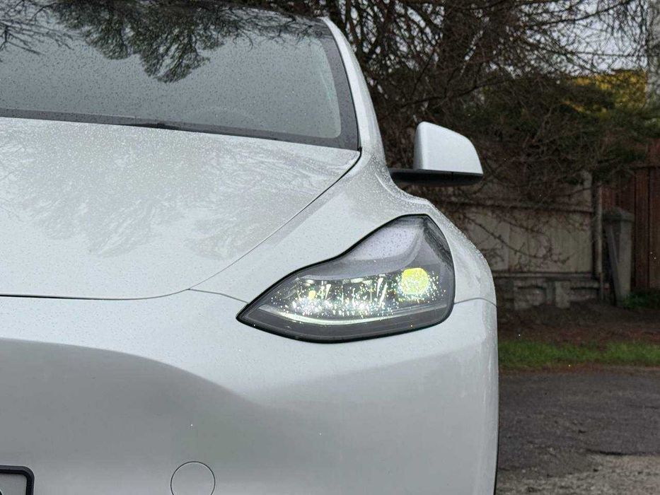 Tesla Model Y 2023 ціла автівка 82 кВт Dual Motors