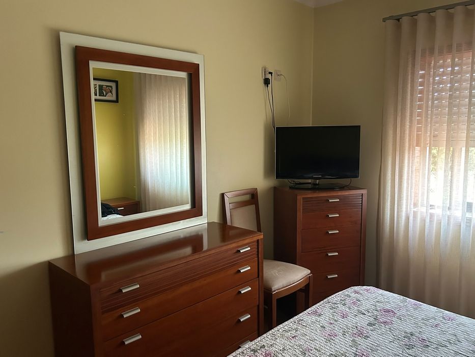 Vendo quarto completo em perfeito estado