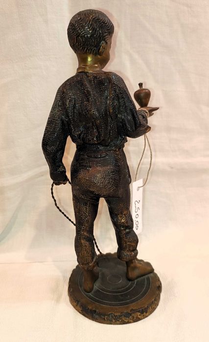 Menino Pião Bronze