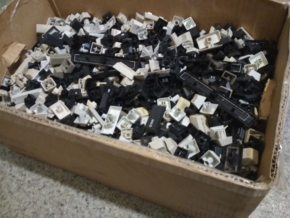 Кнопки от компьютерных клавиатур