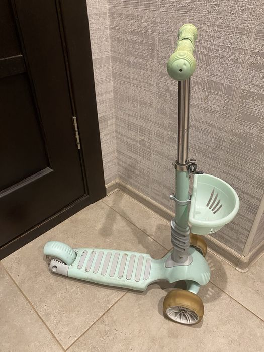 Самокат scooter трьохколісний з корзинкою