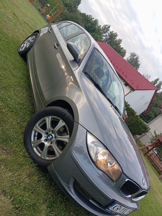 BMW 118d.      .