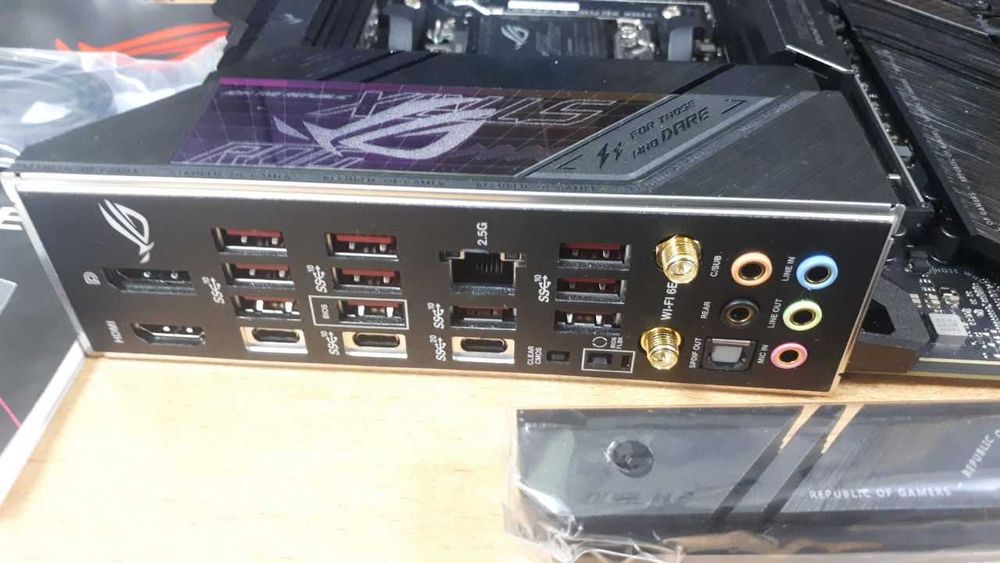 Материнська плата Asus ROG Strix X670E-E Gaming WiFi