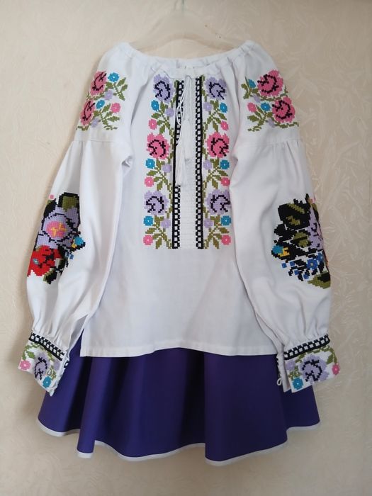 продаю: комплект спідниця і вишиванка