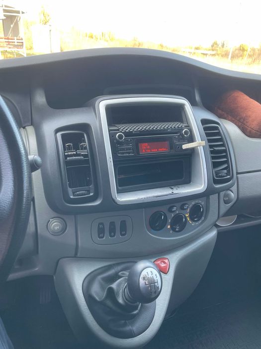 продам мікроавтобус OPEL VIVARO 2013 року