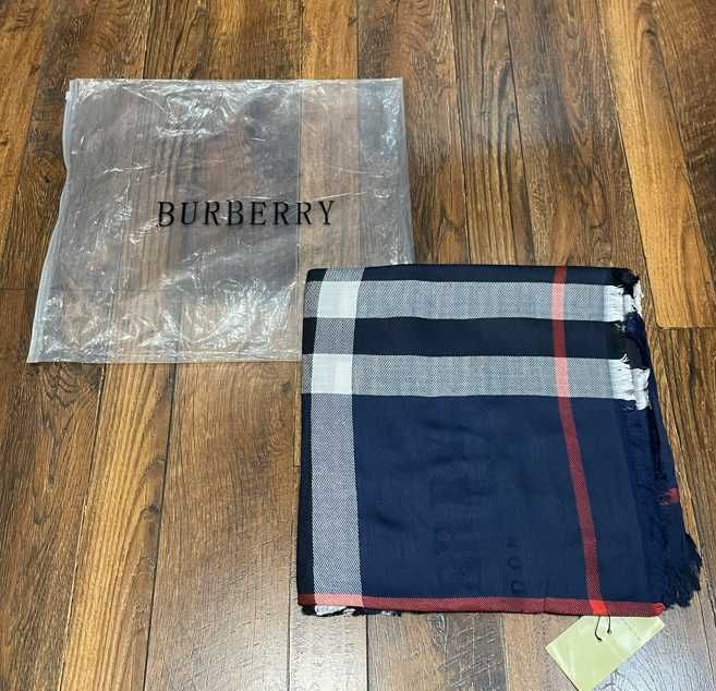 Платок Burberry синій