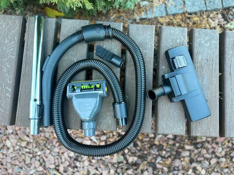 Пылесос колбовый 2500ватт + турбощетка. Германия. Пилосос безмішковий.