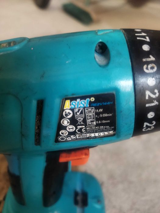 Шуруповерт для дому