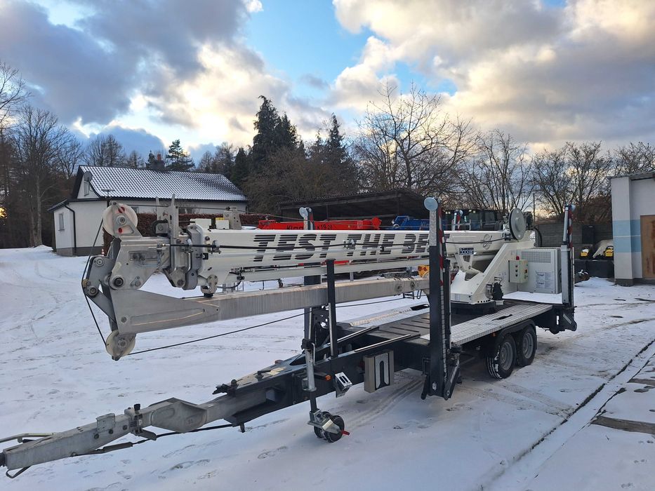 Dźwig dekarski, ciesielski BOCKER AHK30/1500