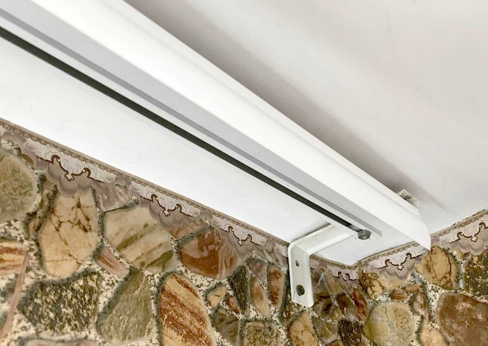 Продам потолочный карниз 1,49 м — дешево!