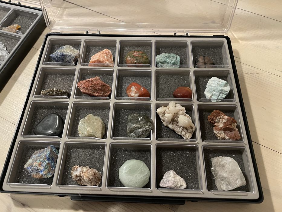 kolekcja kamieni i mineralow