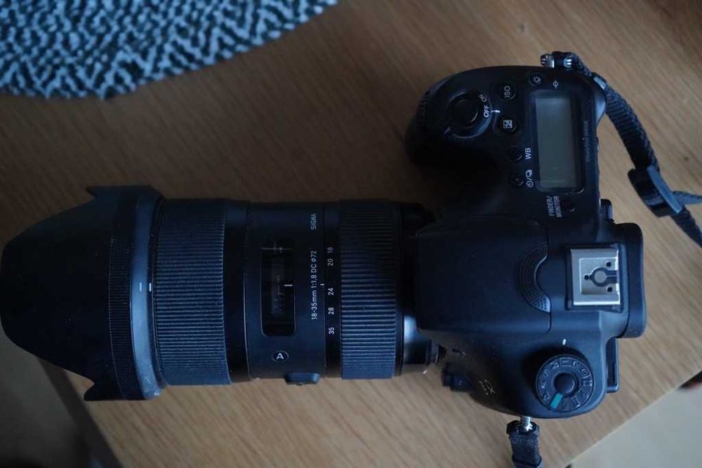 Sony A68 + Sigma 18-35mm f1.8 ART + Samyang 35 mm f/1.4 AS UMC Sony