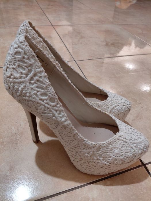 Buty damskie na obcasie,  koturnie marki New Look,  rozmiar 39