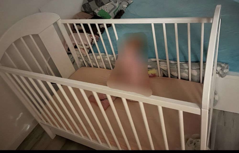 Łóżeczko drewniane białe z materacem i szufladą