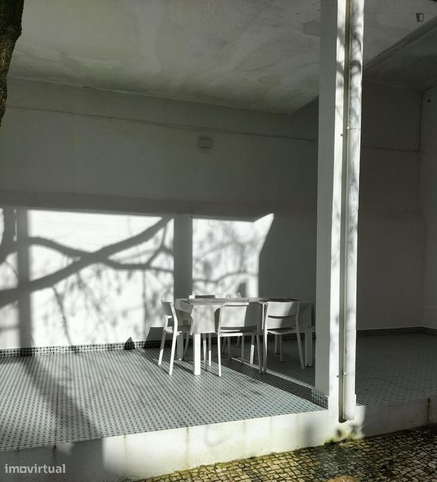 Quarto - localizado em Arroios Lisbon