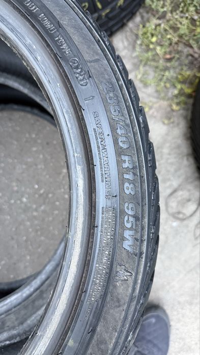 235/40 r18 Kumho стан нових 8 мм