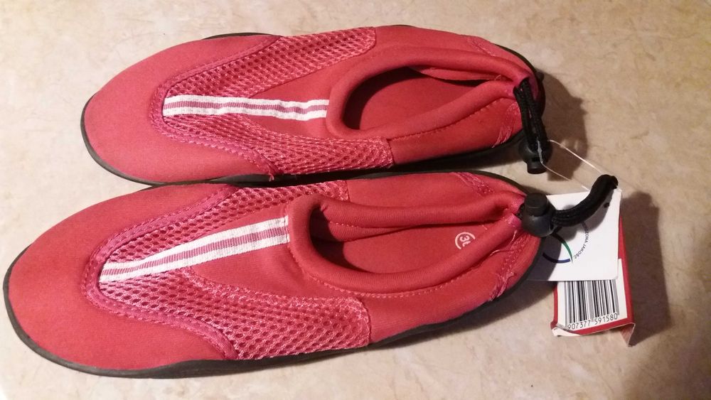 Buty wodne , nowe , rozm.36, cena : 30 zł.