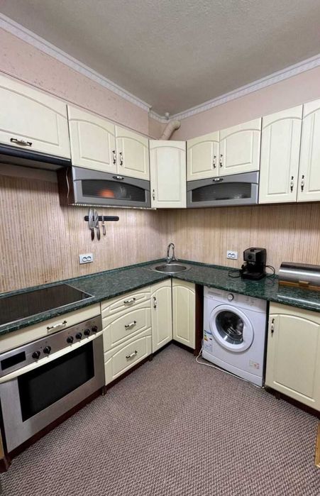 Сучасна двокімнатна квартира у центральній частині міста