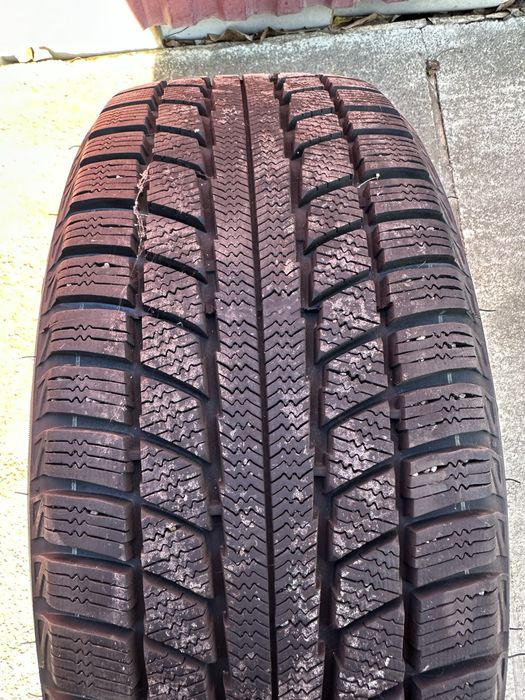 Продам гуму Triengle 235.55.17