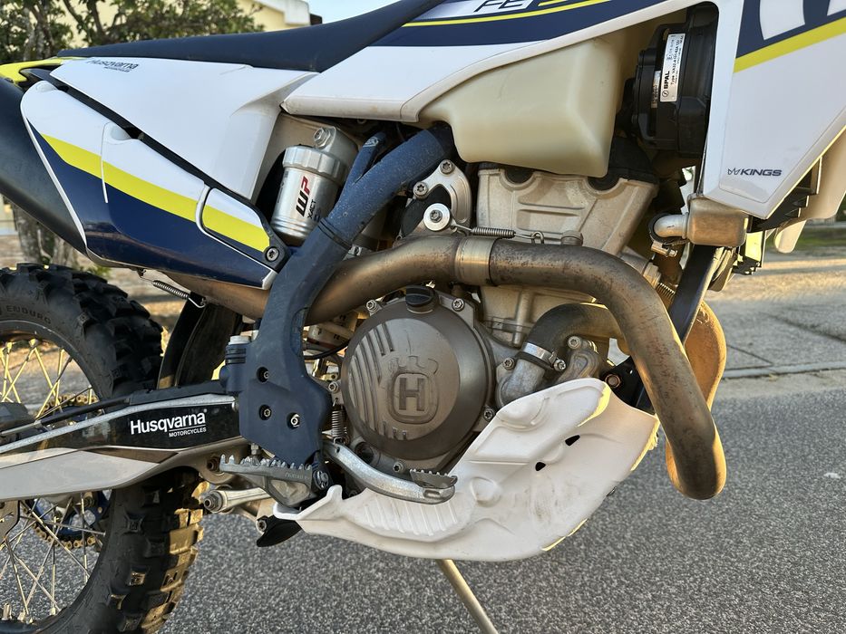 Husqvarna FE 350 modelo 2023