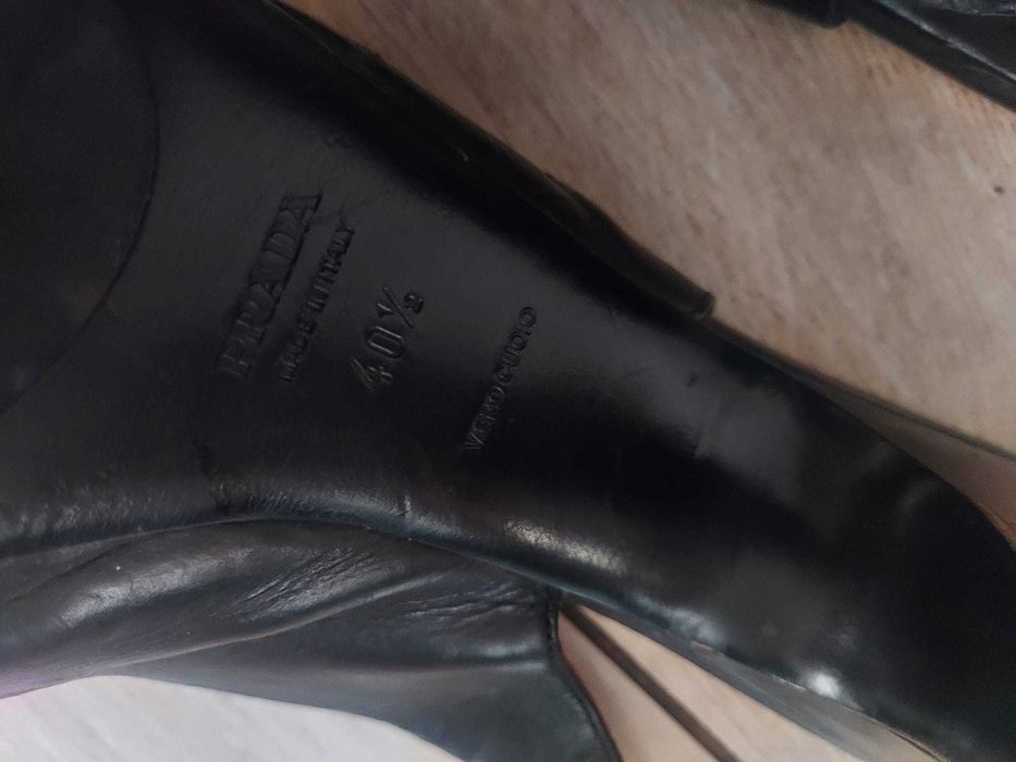 PRADA Czarne skórzane buty z odkryta piętą 40.5