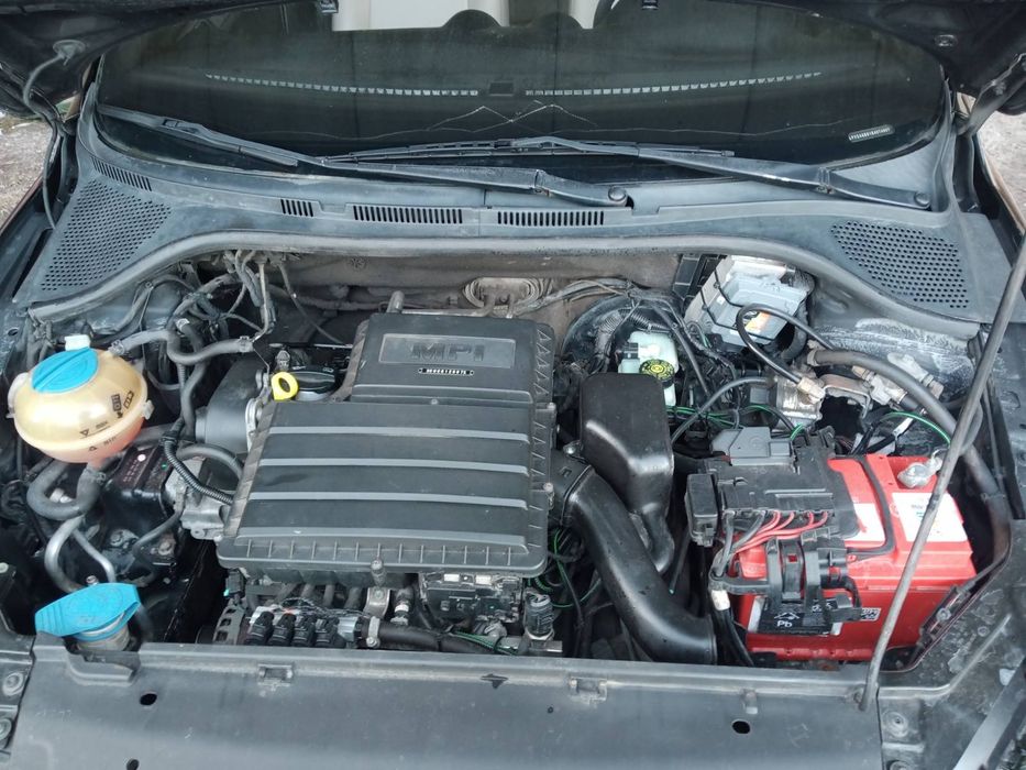 Фульцваген джета  2014р з двигуном 1.6 мпі газ бензин