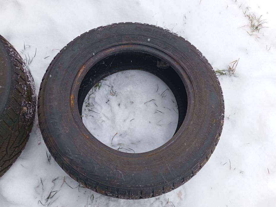 Зимняя шина 175/70/ R14 Nokian шипованая протектор 7-8мм