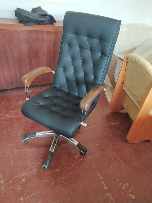 Ремонт перетяжка мягкой мебели. Большой выбор ткани. Фурнитура. Достав