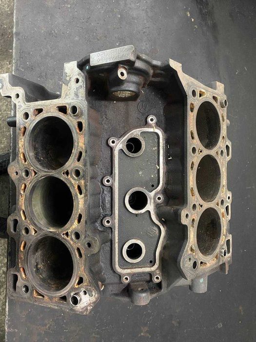 Блок циліндрів цилиндров двигуна 3.0v9x Pathfinder R51 NissanNavaraD40