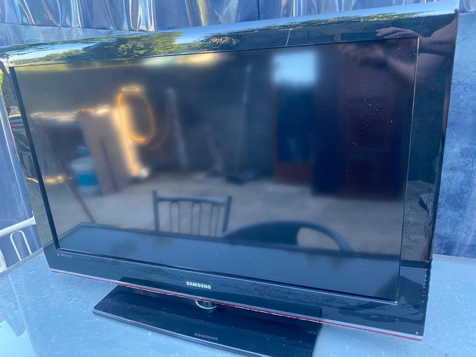 LCD Samsung (100cm x 63cm)