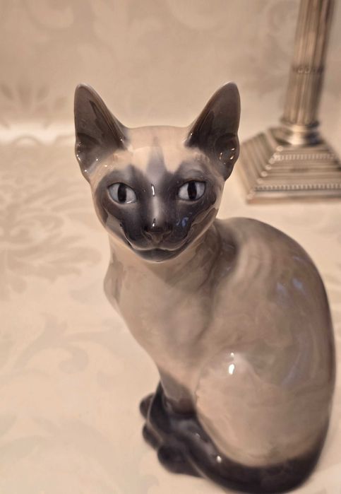 Porcelanowa figurka kot syjamski z manufaktury Royal Copenhagen