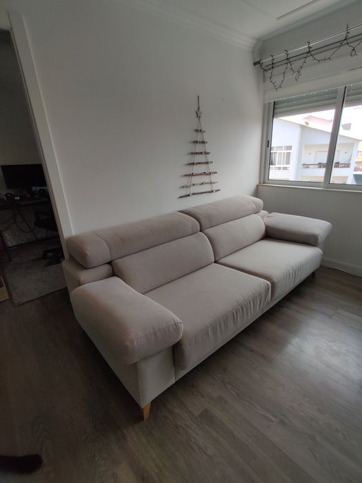 Sofá 3 lugares bege
