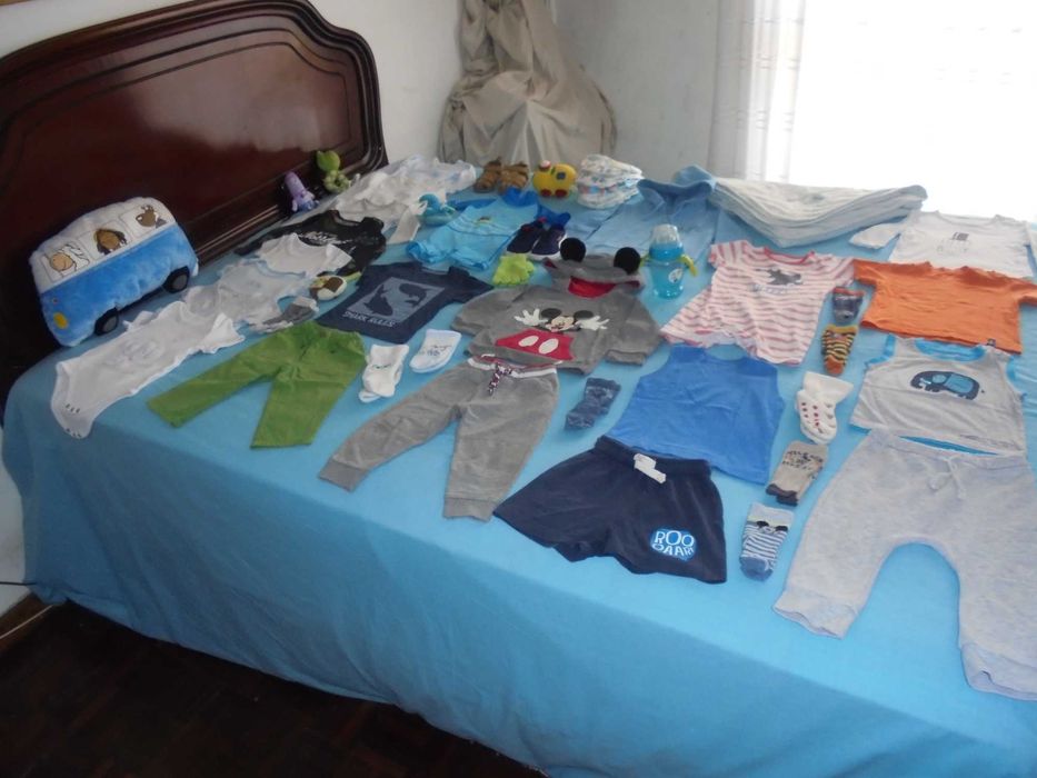 lote de roupa de menino bebé  almofada