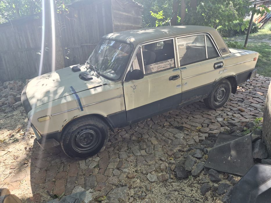 Ваз 2106 на повному ходу.