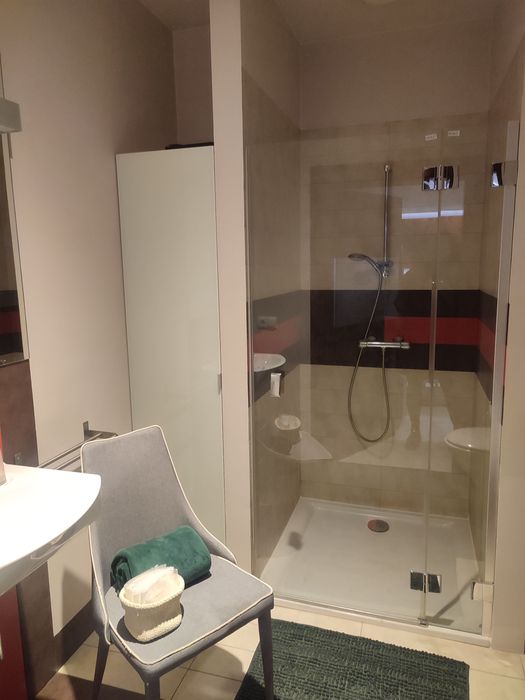 Odstąpie Salon kosmetyczny  140 m2 6 gabinetów W-wa Al.Wilanowska 89