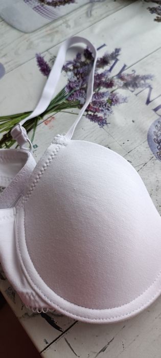 Продам бюстгальтер на девочку р.65-А