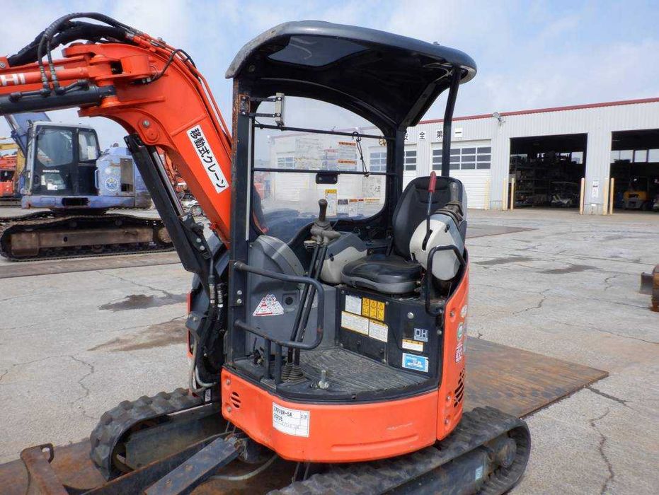 Гусеничний екскаватор HITACHI ZX20UR-5A