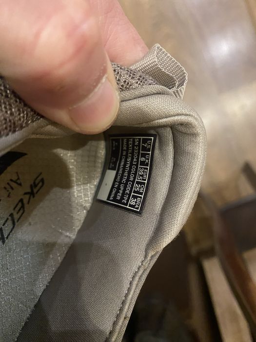 Продам кроссовки Skechers  Размер 39.5