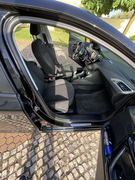 Peugeut 208 1.6 hdi 2017
