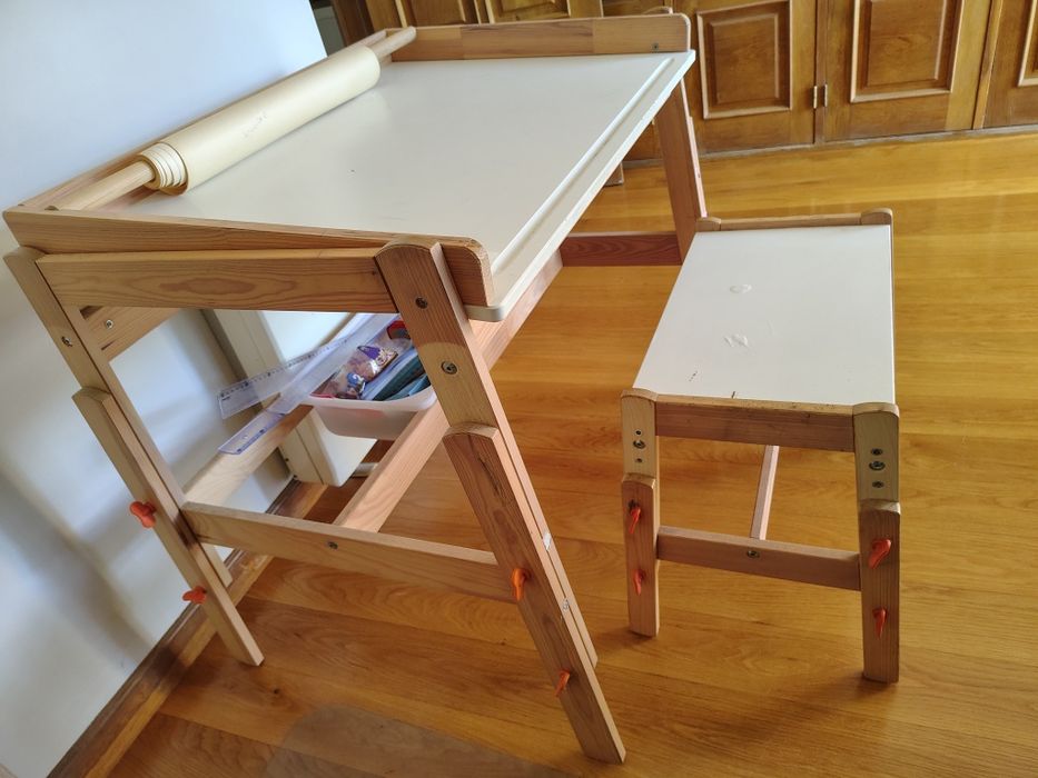 Secretária Infantil IKEA Regulável + Banco + Rolo Papel MALA + Caixa A