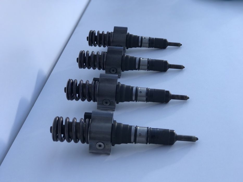Форсунки 03G 130 073S Форсунки Пассат Б6 2.0 TDI  BKP 103 kw