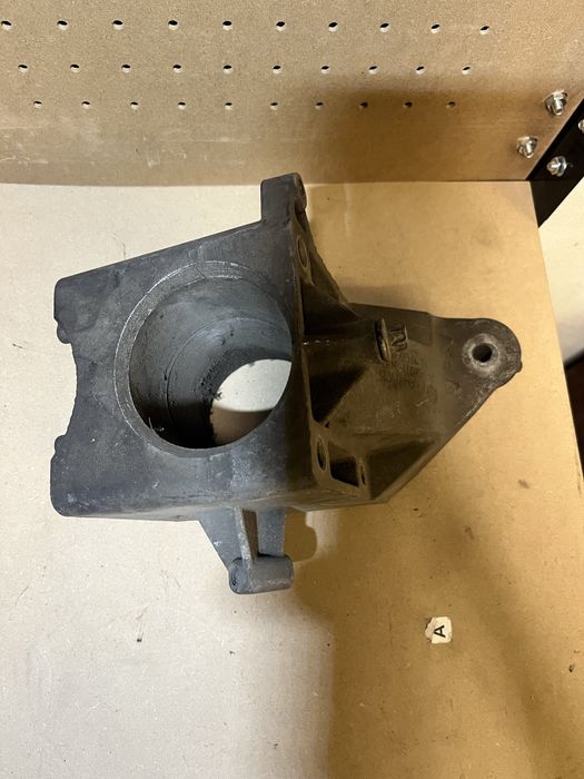 łapa silnika mercedes benz w906