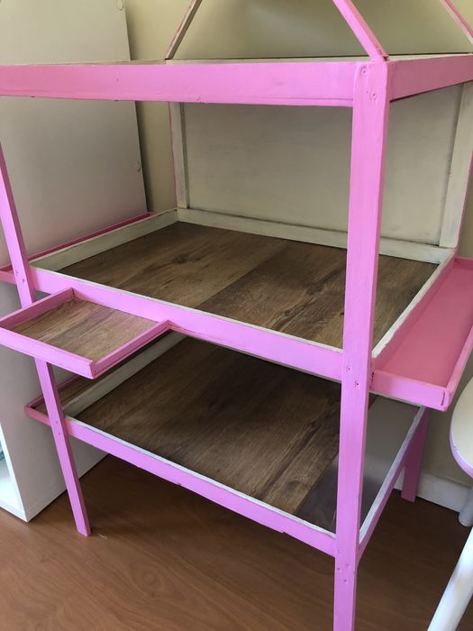 Casa de bonecas rosa