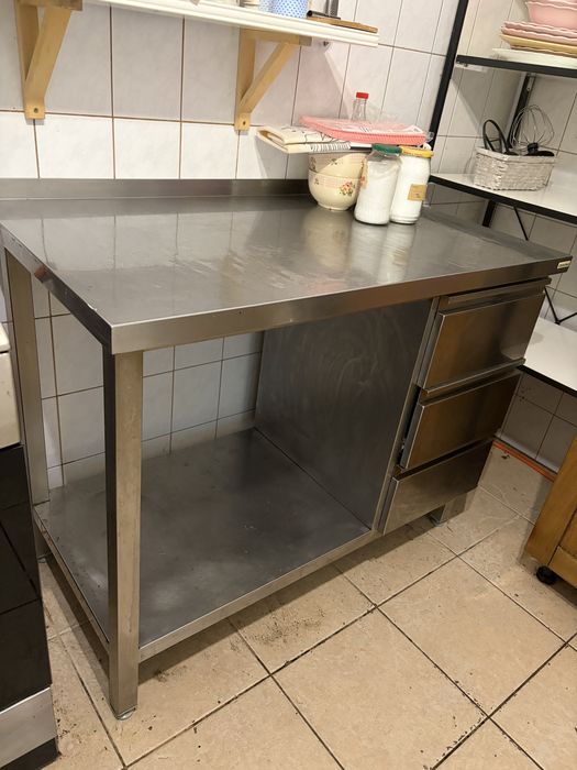 Meble gastronomiczne ze stali nierdzewnej – zlew + stoły – komplet