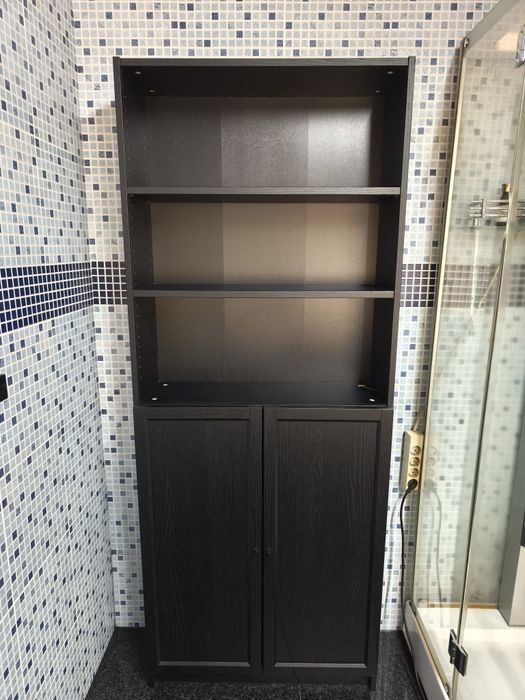 Estante com portas BILLY - IKEA