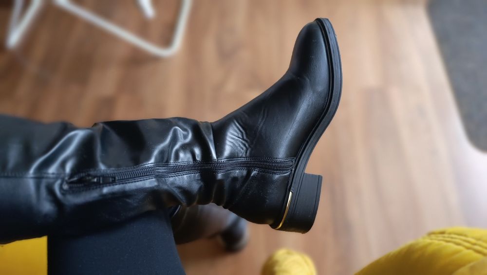 Czarne kozaki 38 buty zimowe wysokie