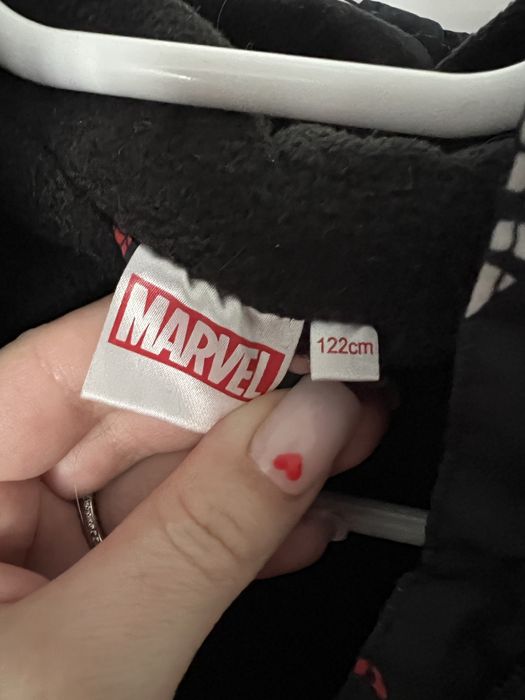 Куртка з принтом Марвел