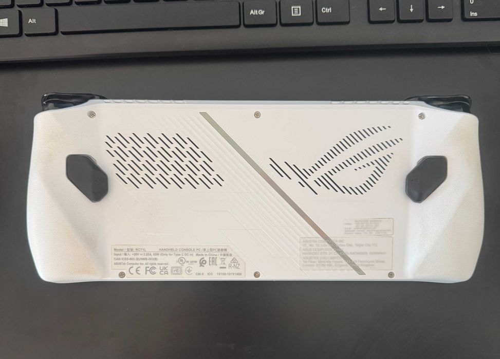 Asus Rog Ally Z1 Extreme - Garantia até Junho 2028